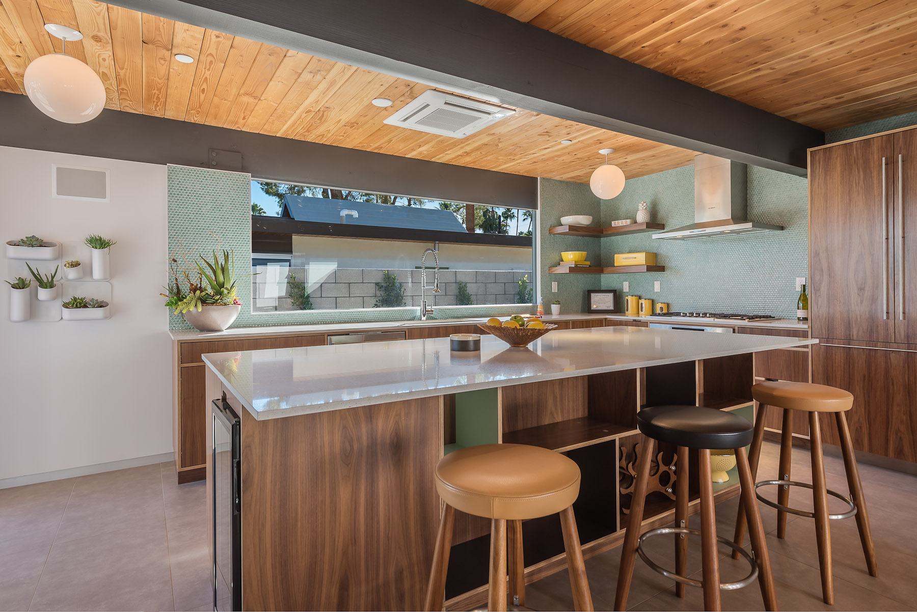 The kitchen at 402